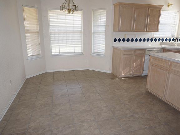 4th image of 2203 Lava Ln