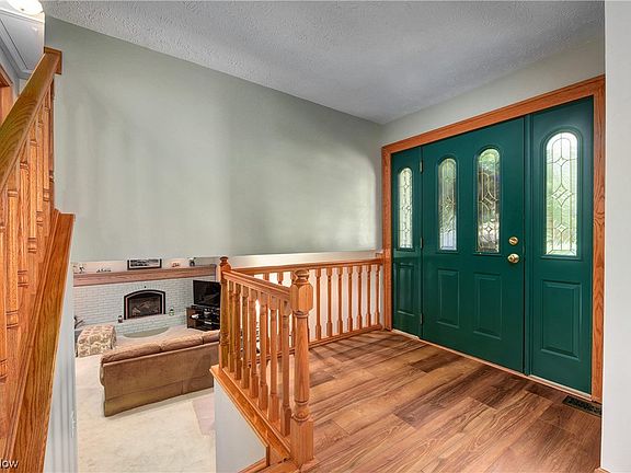 3rd image of 8582 Fairlane Dr