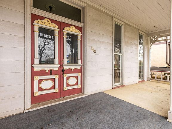3rd image of 208 N Scioto St