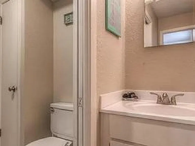 6202 Robinson St #1 — Photo 9