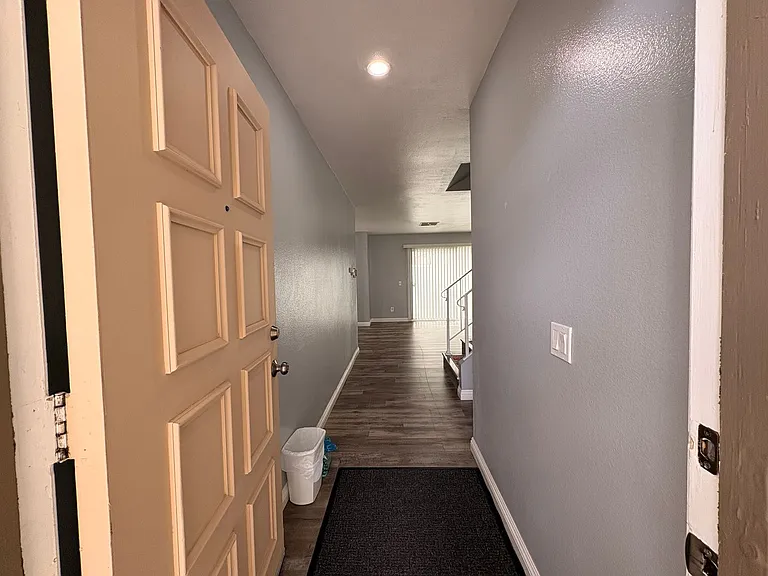 131 Alpine Ct — Photo 3