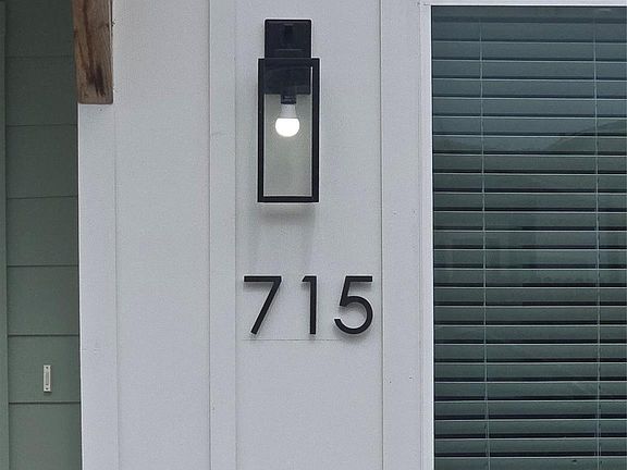 2nd image of 715 Rosedale St