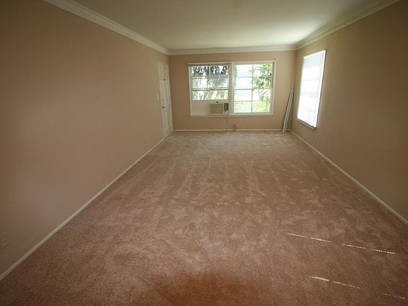 3rd image of 5319 Whitsett Ave APT 1