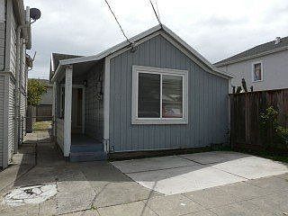 1st image of 221 Aspen Ave
