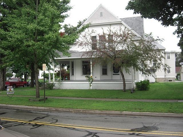 1st image of 203 E Diamond St