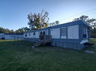 1114 Chatham St, Newport, NC 28570