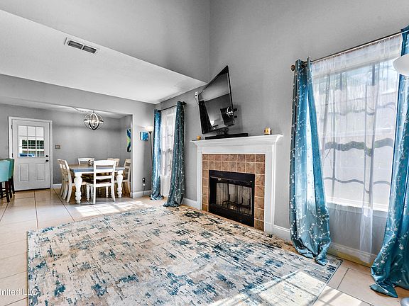 5th image of 11808 Ravenwood Pl