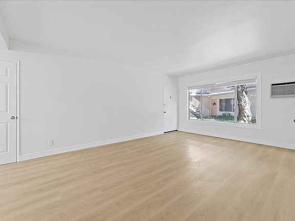 2nd image of 11661 Erwin St APT 5