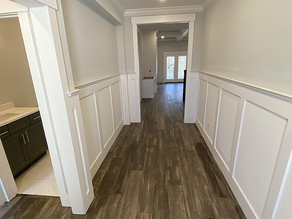 2nd image of 401 Arrow Ct