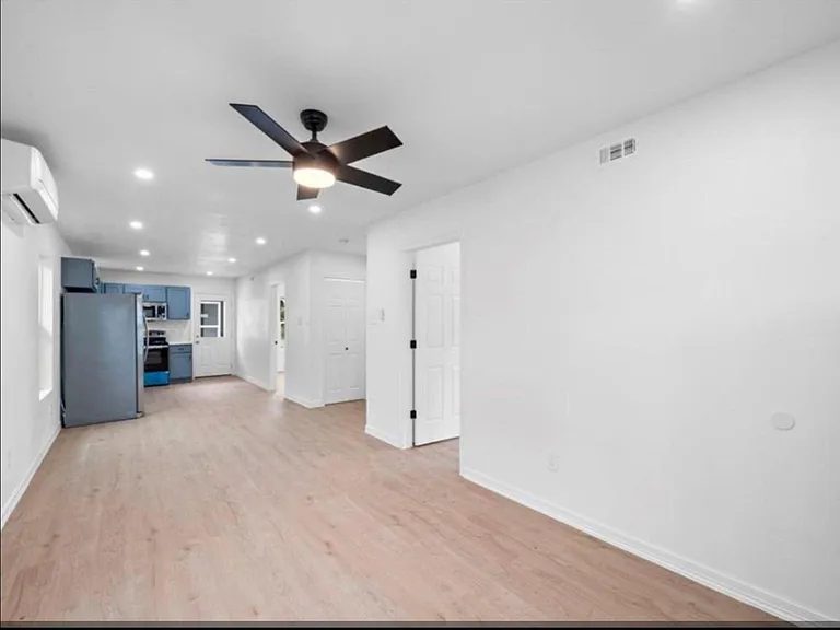 3521 McIlhenny St — Photo 6