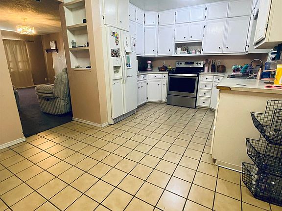 4th image of 1005 W Aspen Ave