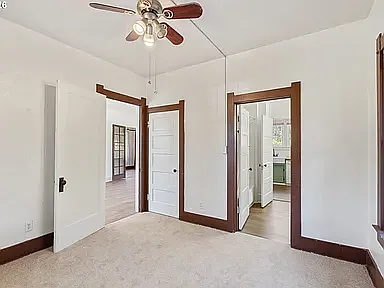 612 N State St — Photo 32