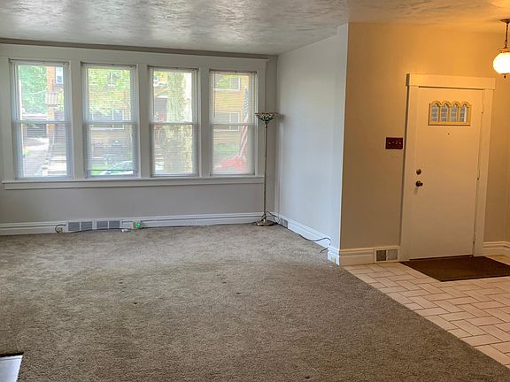 Entrance area and living room