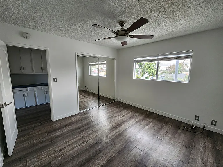 1576 Locust Apts LLC — Photo 8