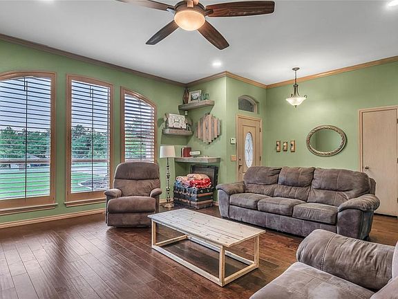 5th image of 13301 La Cresta Dr