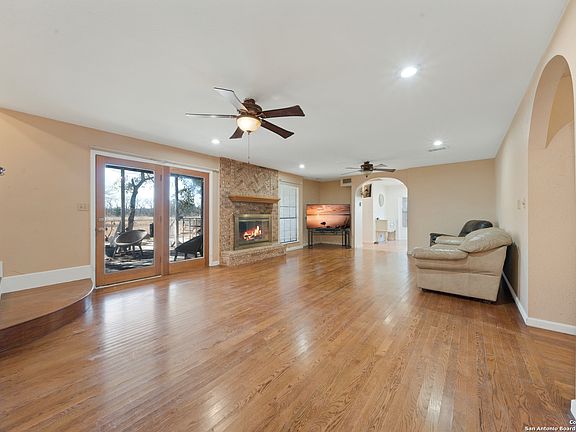 5th image of 4515 pecan grove