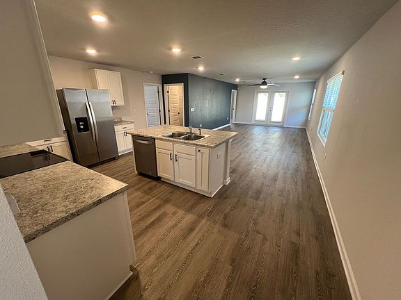 4th image of 5269 Peach Dr