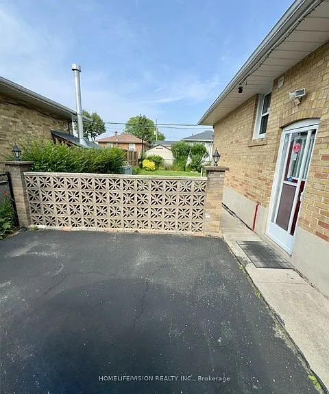 1509 Pharmacy Ave — Photo 22