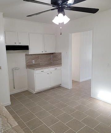 3rd image of 2119 Lincoln St