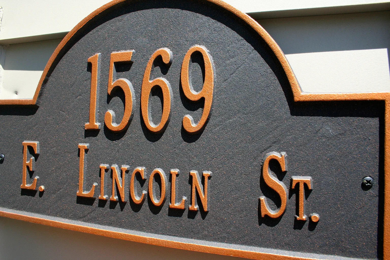 1569 E Lincoln Ave photo 1