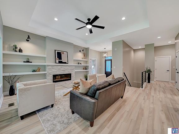 5th image of 1011 S 88th St