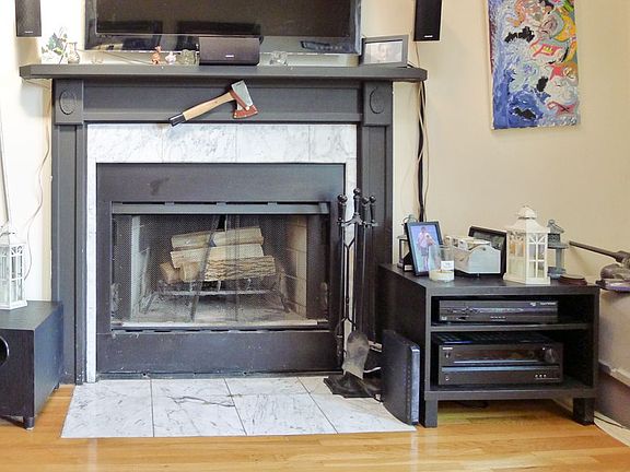 3rd image of 418 17th St APT 3C