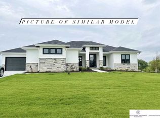 21940 Karen St, Elkhorn, NE 68022