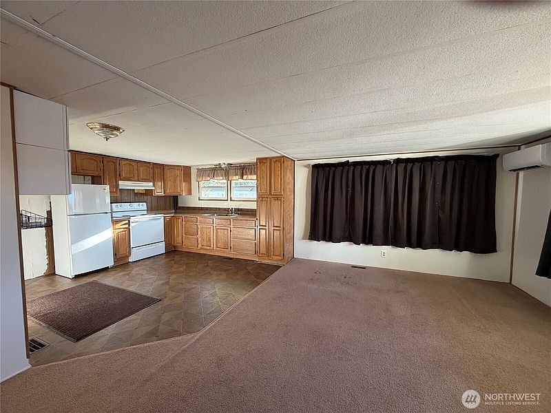 8th image of 3928 21st Ave SE #10