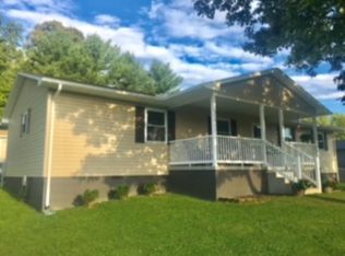 30 Knottingham Village Rd, Fayetteville, WV 25840