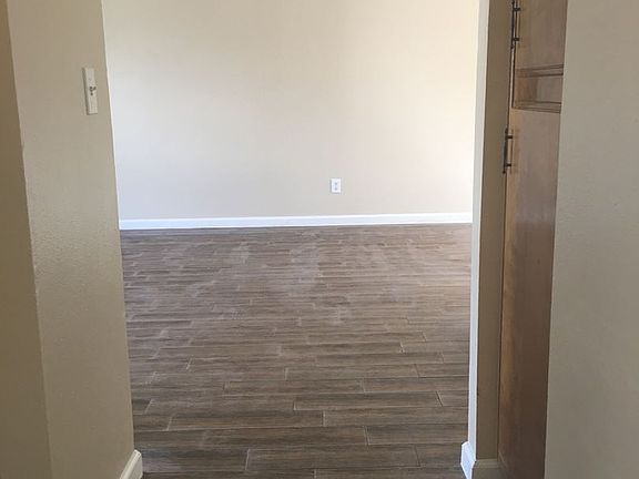 5th image of 2101 McCray St APT 12