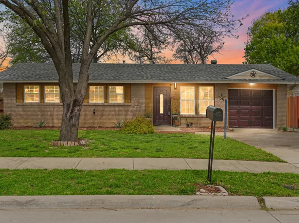 1605 E Lovers Ln, Arlington, TX 76010