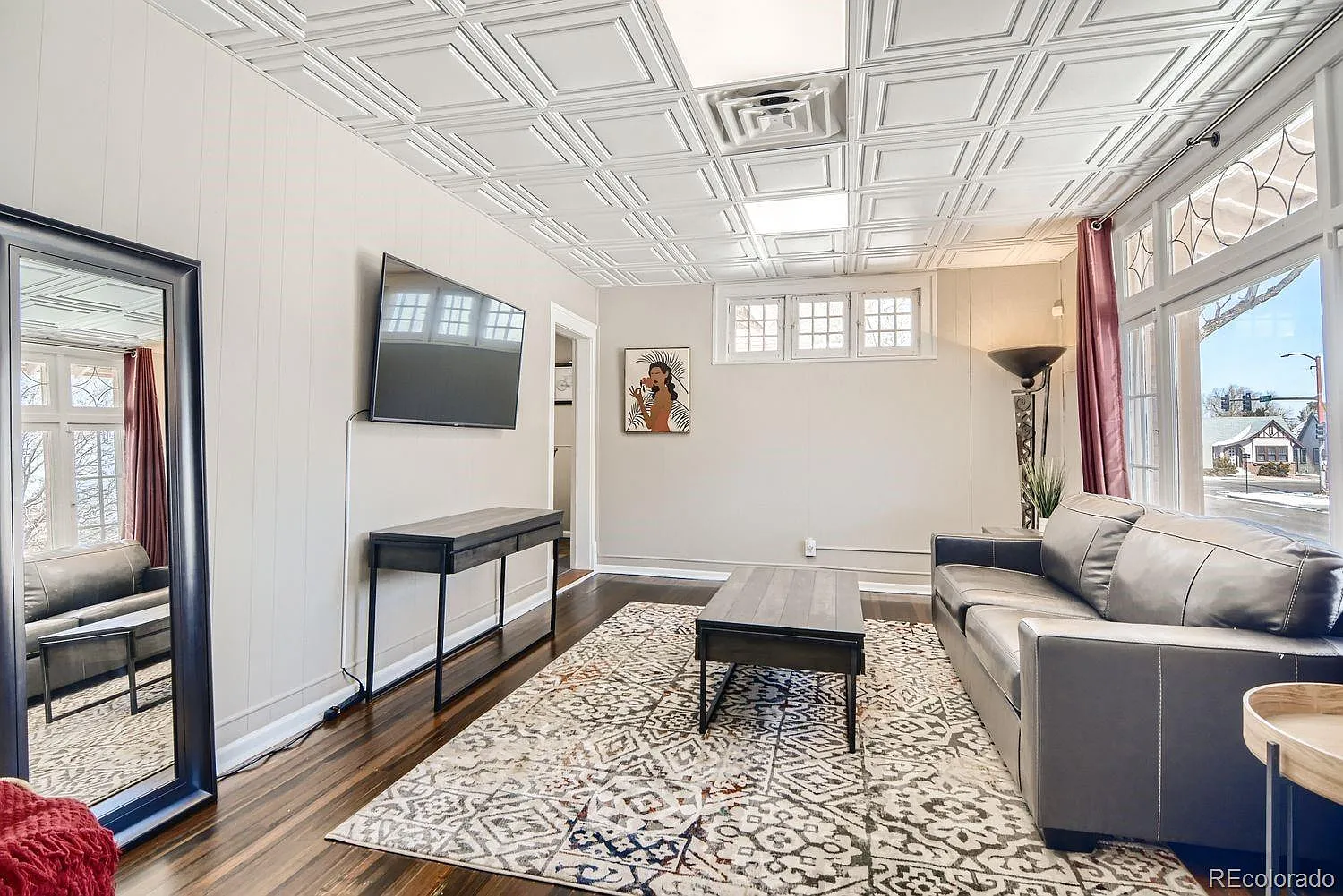 2 bed, 1.0 bath, 1369 sqft, $2,400 — Photo 4
