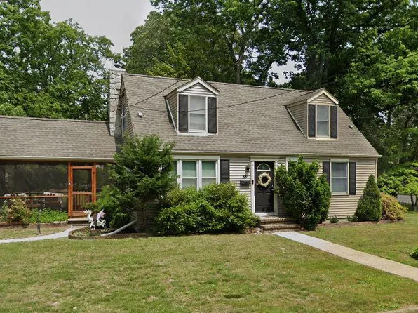 33 E Clearview Ave, Pine Hill, NJ 08021