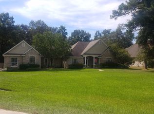 717 Mountain View Dr, Montgomery, TX 77356