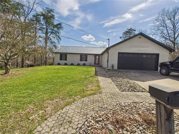 43 Berkshire Ct, Washington, WV 26181