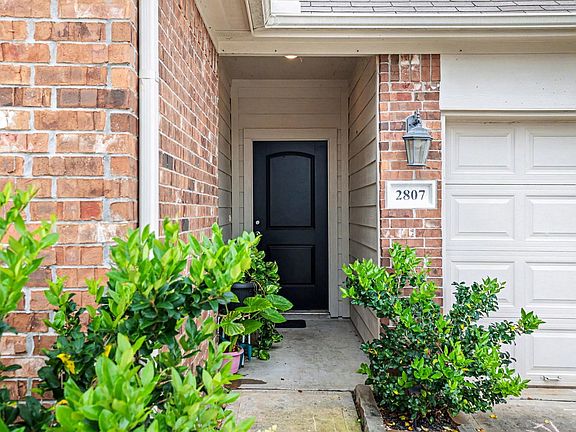 5th image of 2807 Glenfield Manor Ln