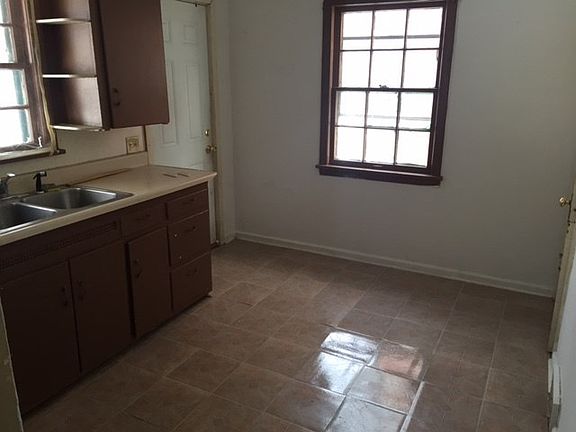 5th image of 262 E Avondale Ave
