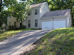 4621 Bournewood Ln, Charlotte, NC 28226