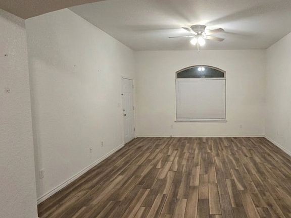 4th image of 803 W Lacy St