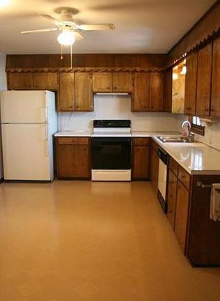 3rd image of 3813 S Rogers Cir