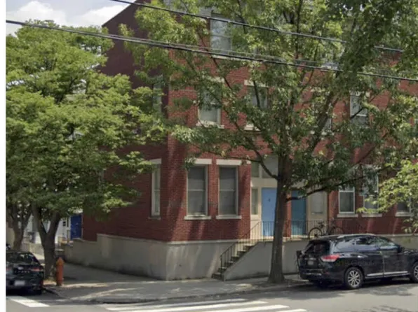 413 N 32nd St, Philadelphia, PA 19104