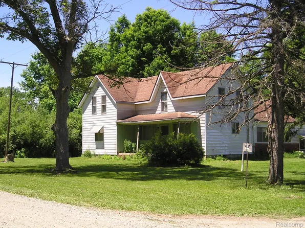 4249 Hunters Creek Rd, Metamora, MI 48455