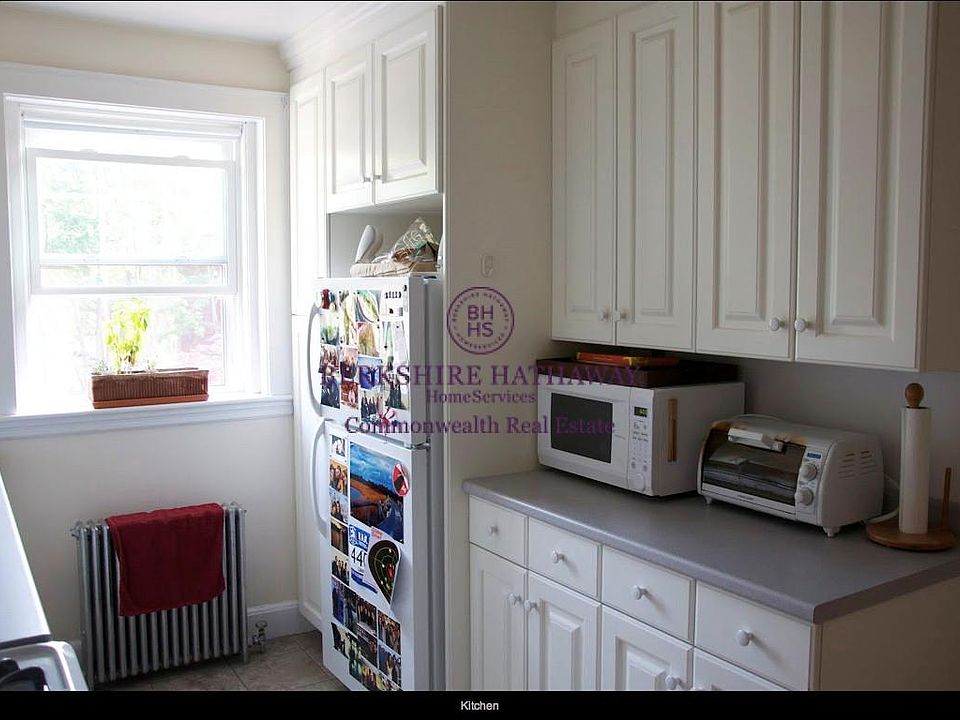 2nd image of 39 Lee St APT 22