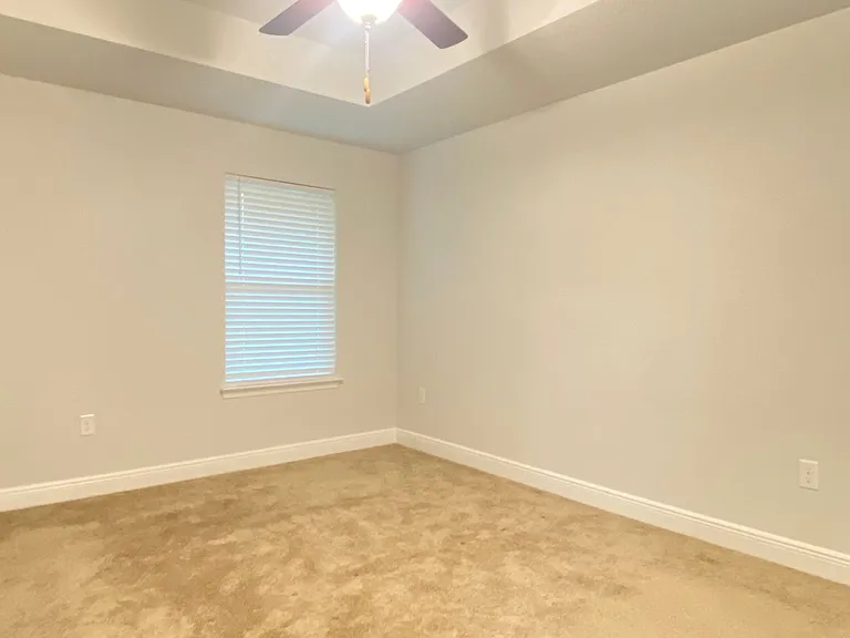 12139 Emerald Heights Ln — Photo 32