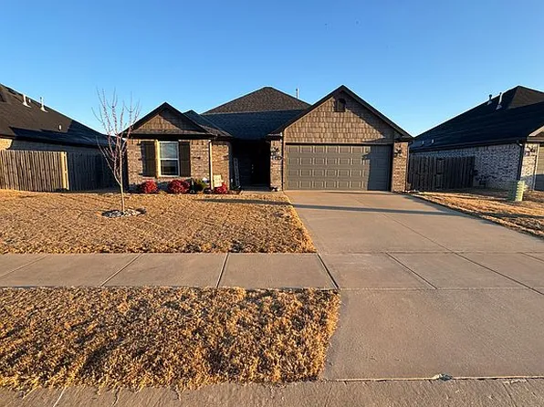 430 Holly St, Centerton, AR 72719