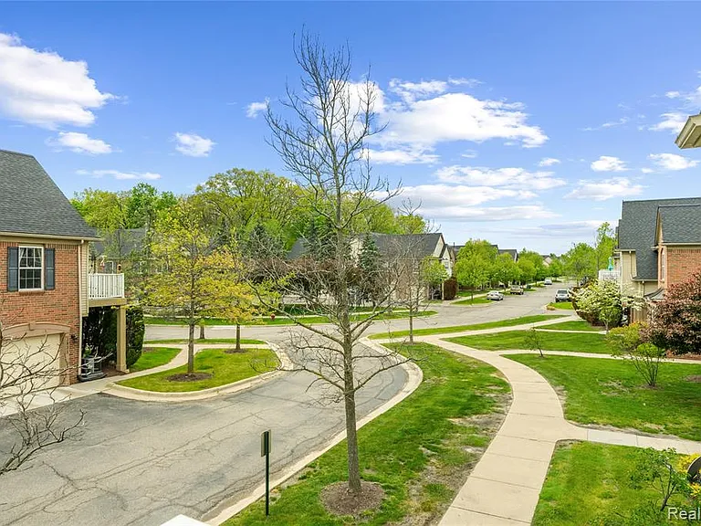 47408 Pembroke Dr — Photo 18