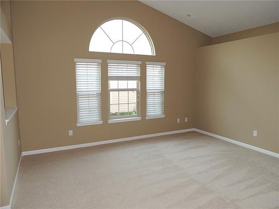 4th image of 10680 Whippoorwill Ln
