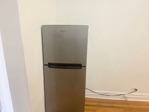 5th image of 1443 York Ave #5WE