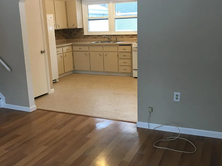39234 N Garnett Ave — Photo 7