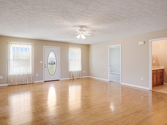 4th image of 609 Preston Dr